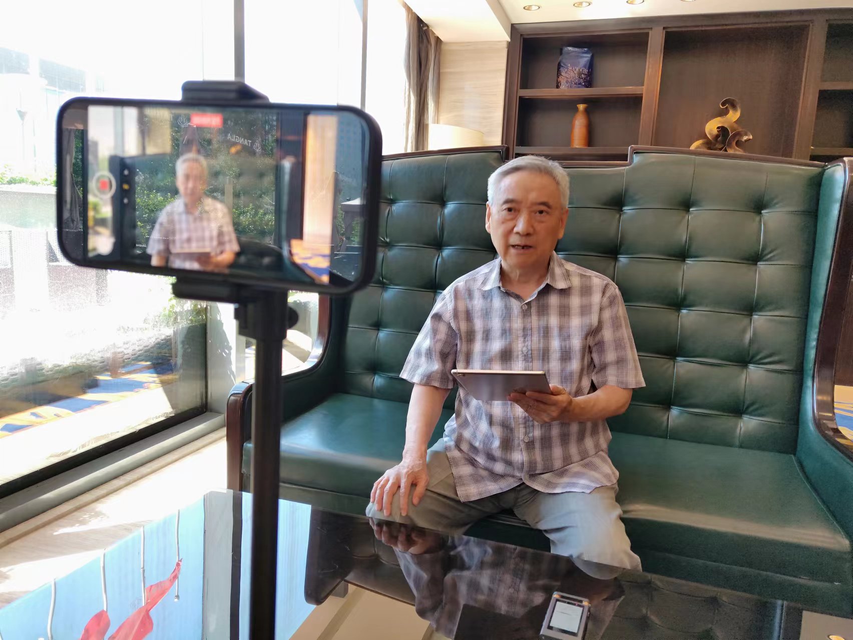 徐錠明：助力地?zé)岙a(chǎn)業(yè)高質(zhì)量發(fā)展 攜手打造熱數(shù)字時代的地?zé)崮軓妵?地大熱能